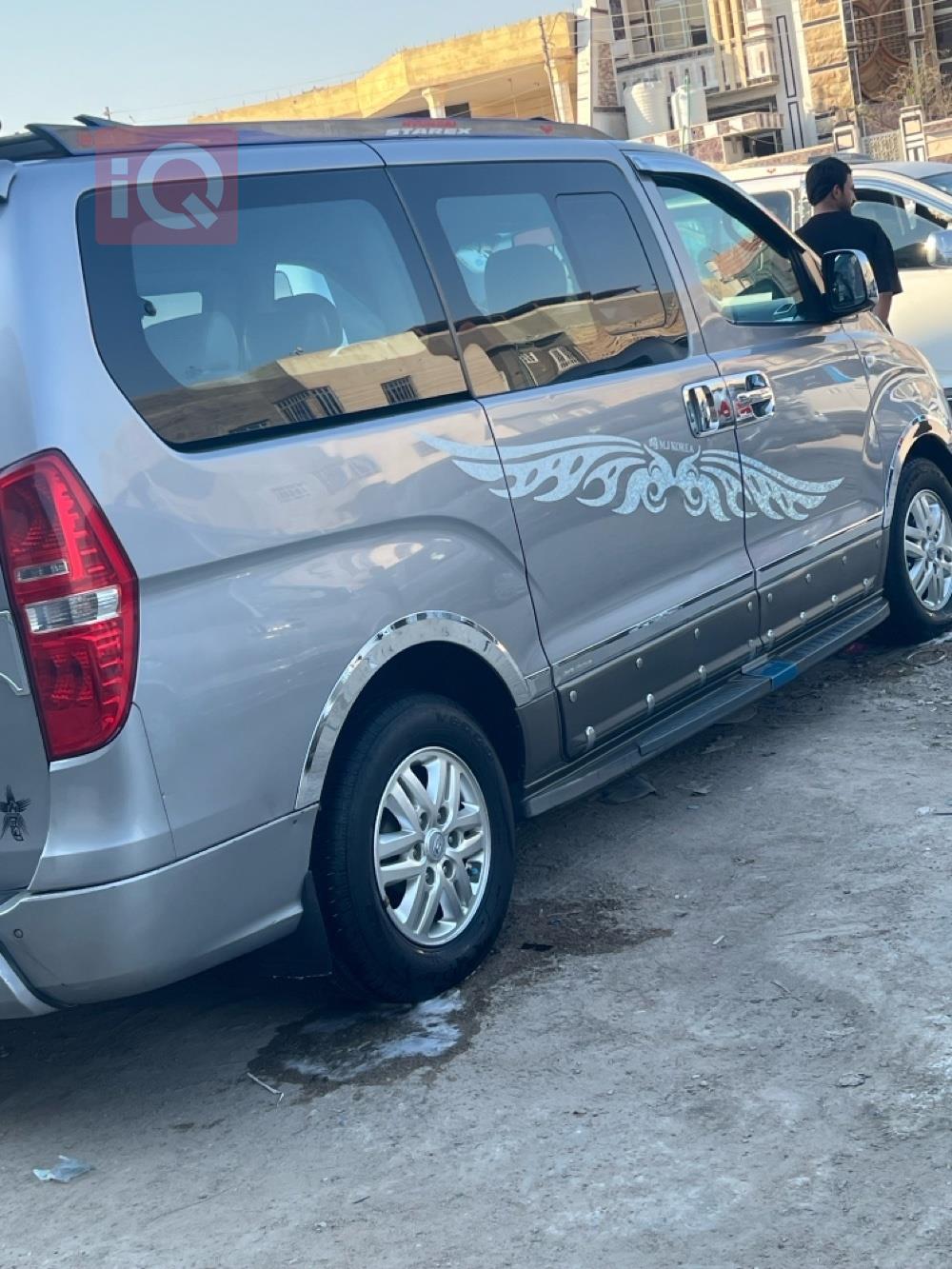 Hyundai Starex